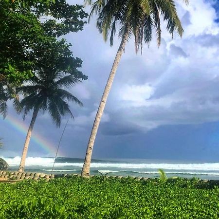 Southern Mentawai Outpost Hotel Sibigau Island Ngoại thất bức ảnh